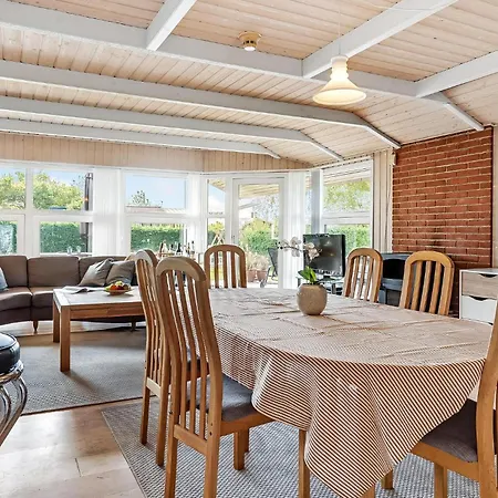 Svalevej I Feriehus Hejls
